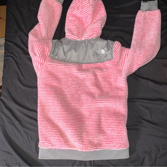 North face - Picture 3 of 4